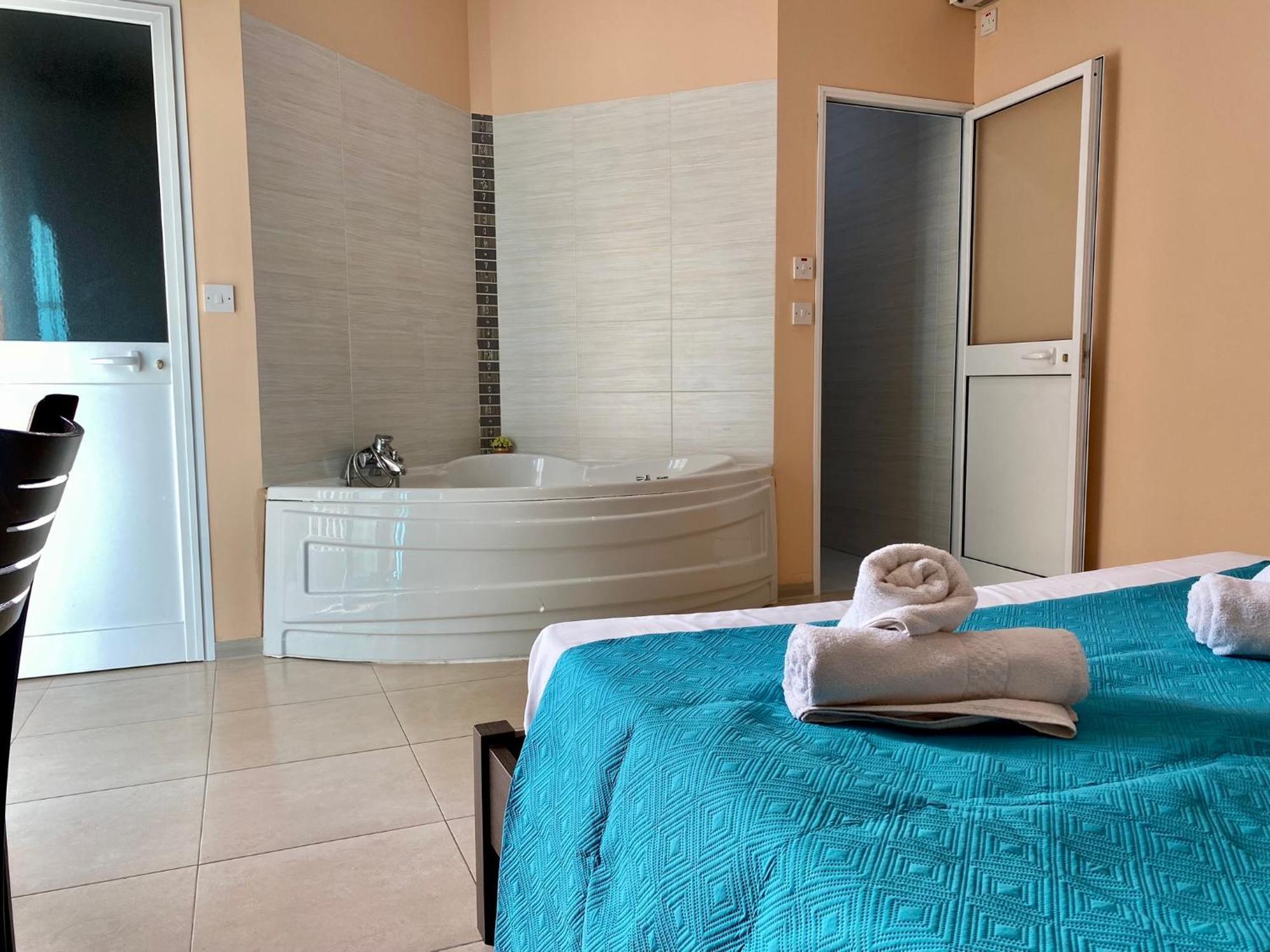 Malta Paradise Hotel Saint Julian's エクステリア 写真