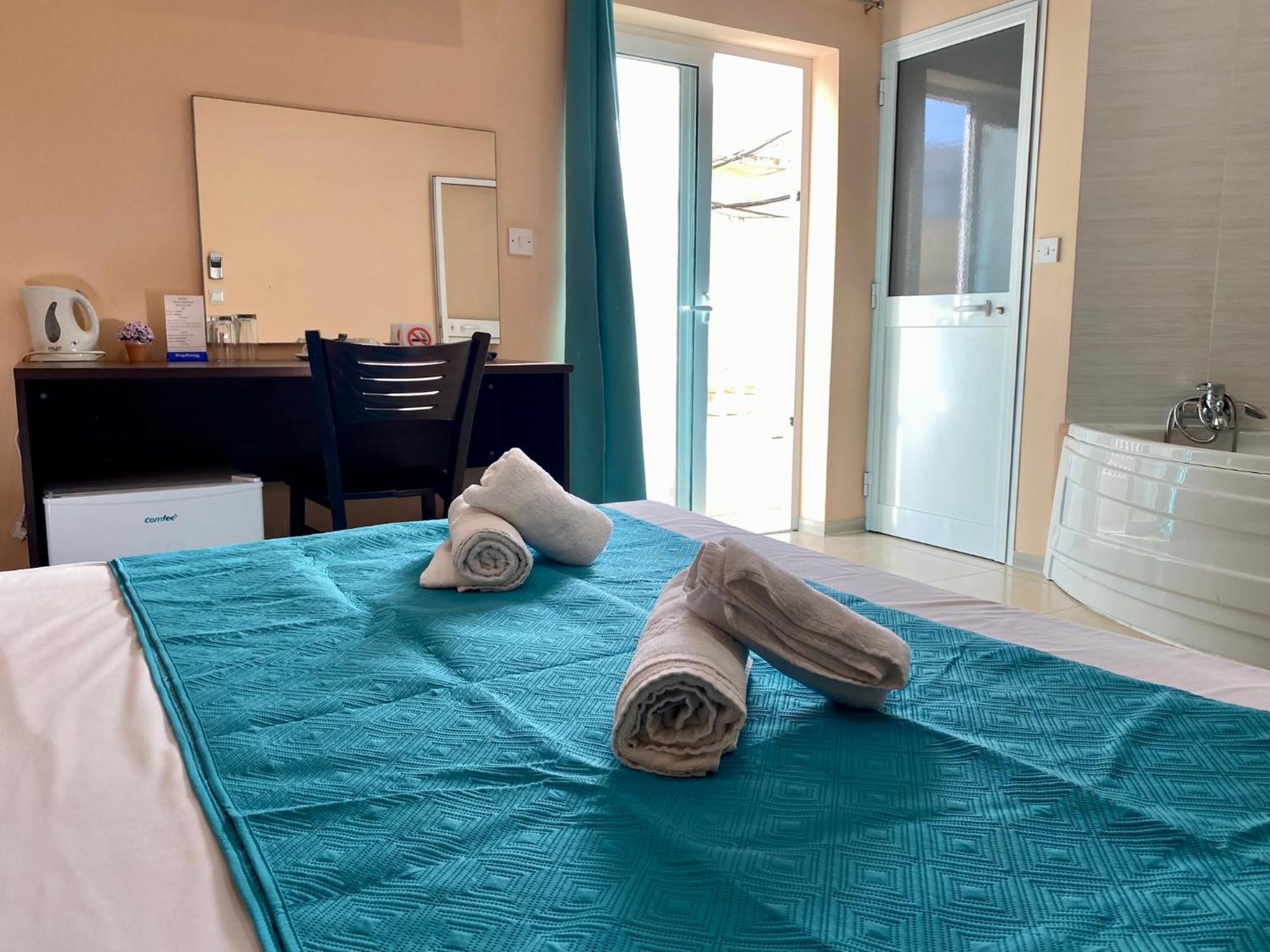 Malta Paradise Hotel Saint Julian's エクステリア 写真